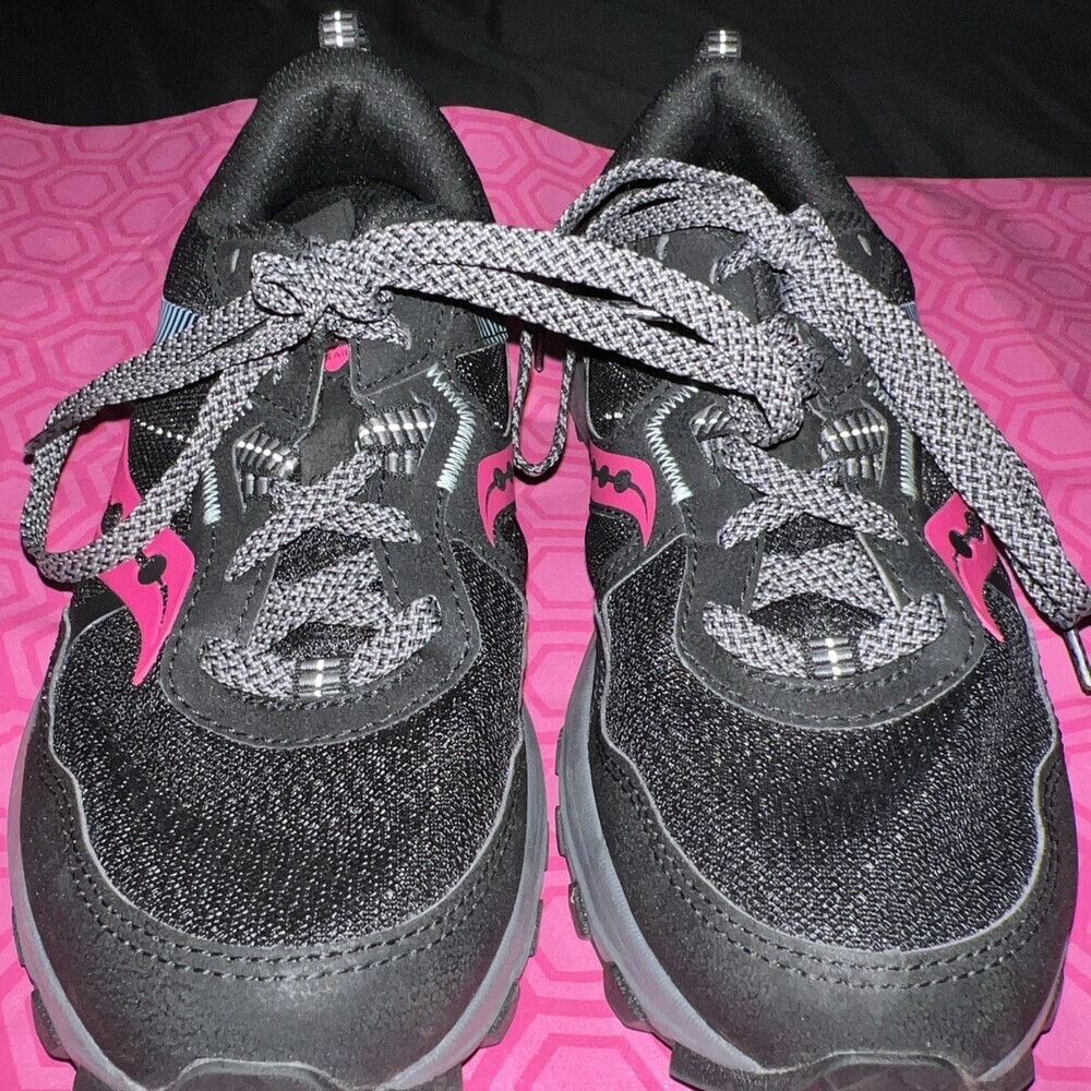 Saucony Excursion TR16 Sneakers Wm’s Size 7.5Black/Fuchsia S10745-10 Running EXC